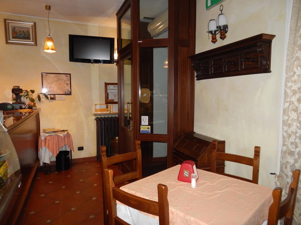 Risthotel Pizzeria Italia Godiasco Exterior photo